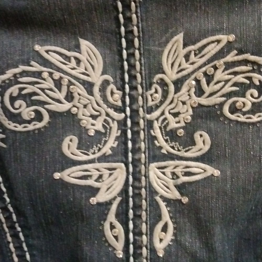Zenim Denim knee length Denim Jacket with embroidery and rhinestones, size Med - Picture 7 of 9